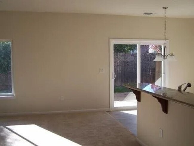 Building Photo - 2092 Moss Glen Loop