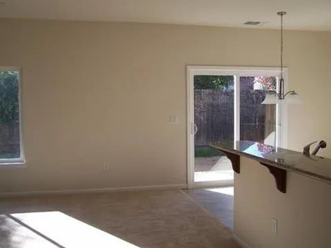 Building Photo - 4 bedroom, 2 bath SOLAR house with a bonus room