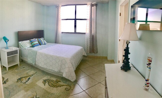 Building Photo - 290 174th St St