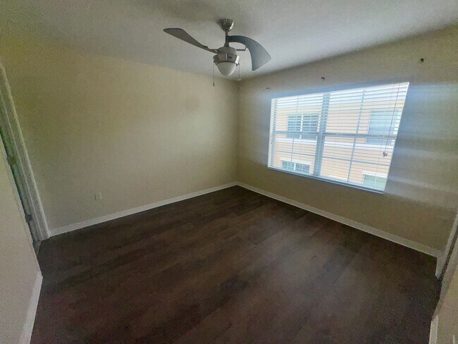 Building Photo - 3 Bedroom 2.5 Bath Treviso Townhome minute...