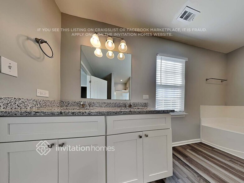 Building Photo - 161 Sweetmartha Dr