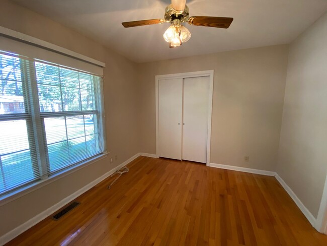 Building Photo - 1509 Raa Ave
