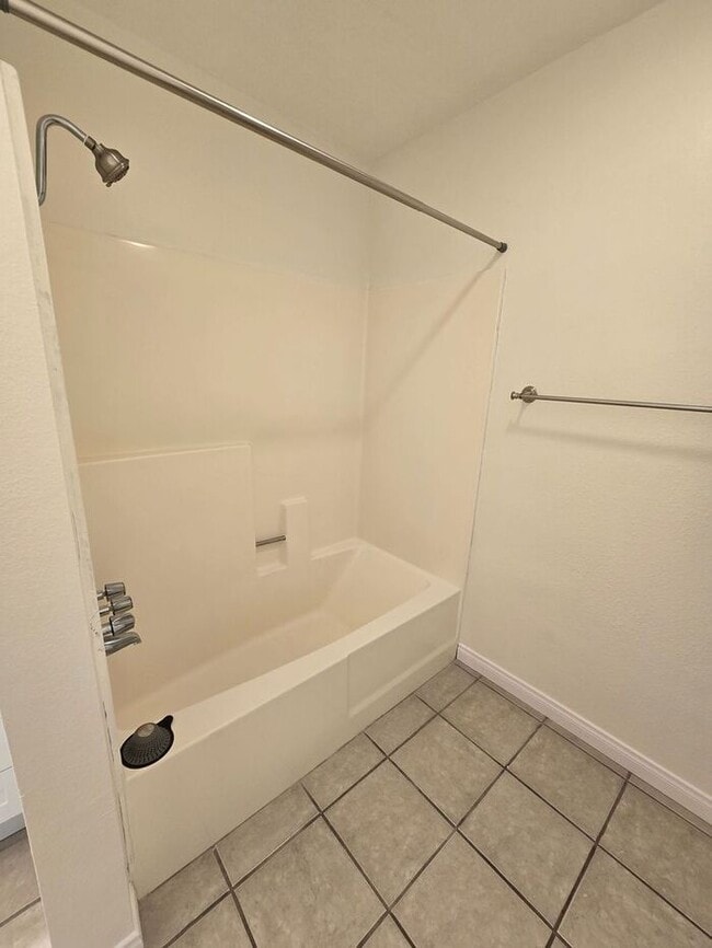Building Photo - Unique 3 bedroom home located in the vibra...