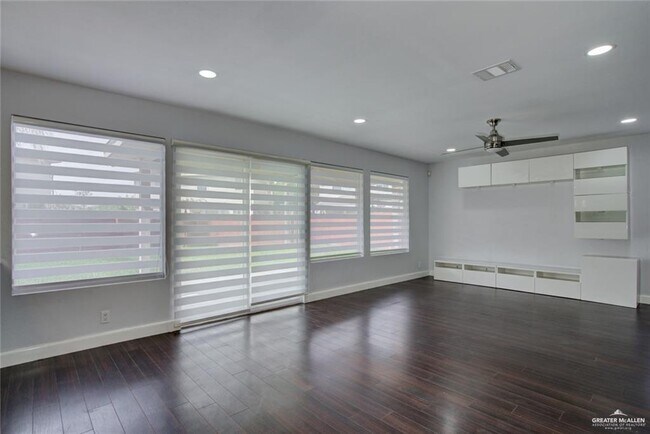 Building Photo - 41 San Fabian St