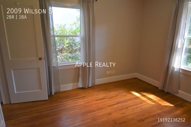 Building Photo - 2009 Wilson St