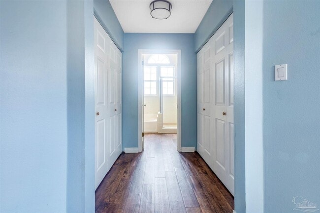 Building Photo - 2060 Cambridge Cir