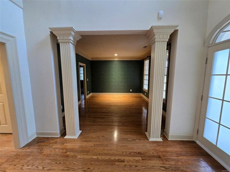 Building Photo - 8457 Chadburn Crossing