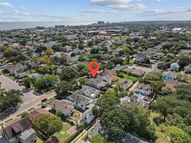 Building Photo - 3610 Avenue P 1/2