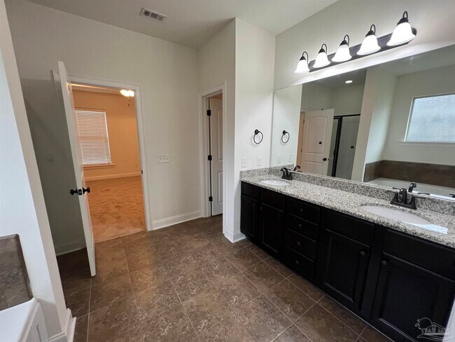 Building Photo - 4726 Pierce Ln