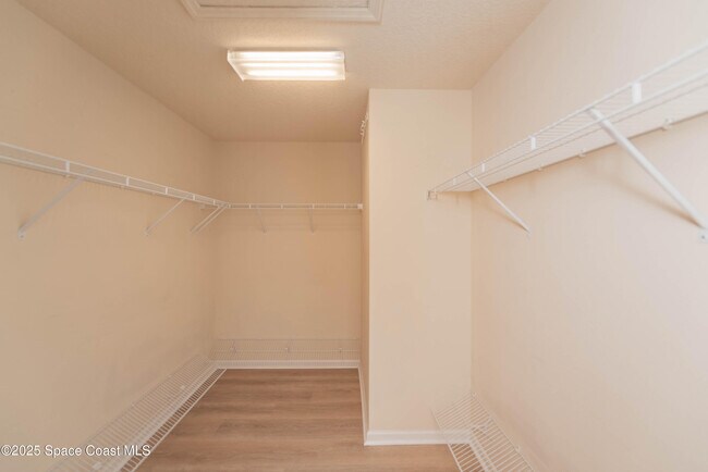 Building Photo - 3136 Constellation Dr