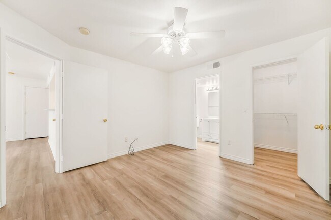Building Photo - Move-in Ready 2-Bed Condo!