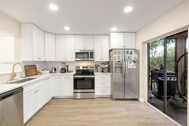 Building Photo - 6819 Sienna Club Pl
