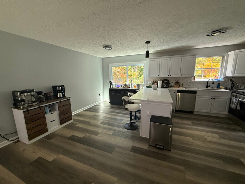 Building Photo - 18165 Tebbs Ln