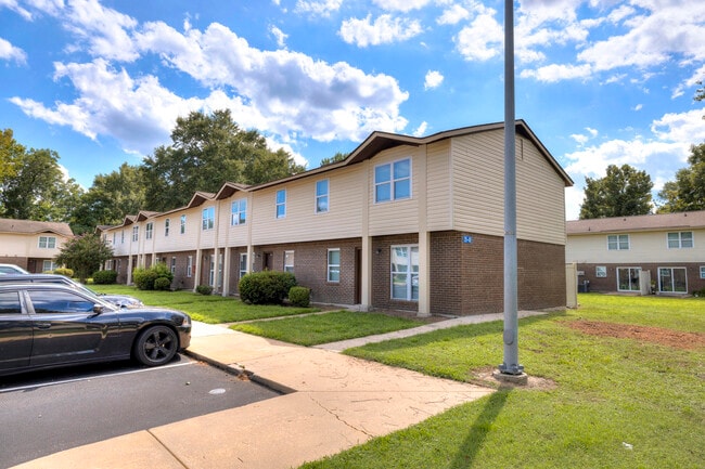 Building Photo - 1121 Alice Dr
