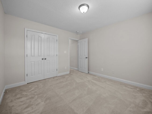 Building Photo - Welcome to Eastport!