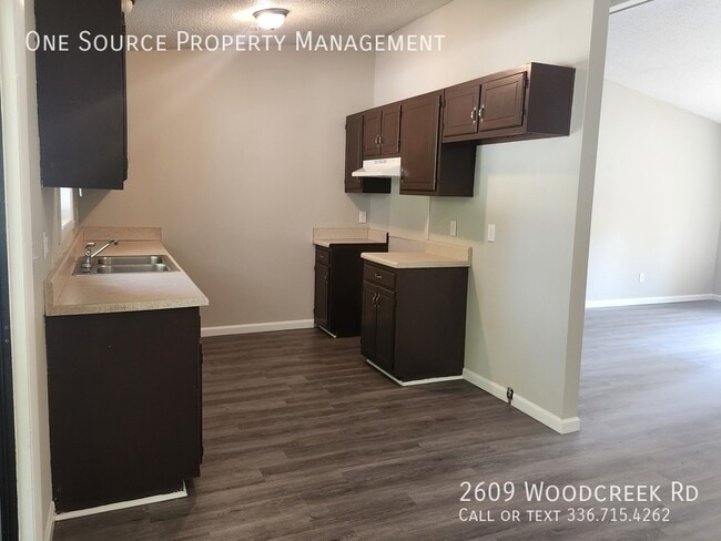 Building Photo - 2609 Woodcreek Rd