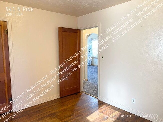 Building Photo - Cozy and Charming 2 Bedroom, 1 Bathroom Ho...