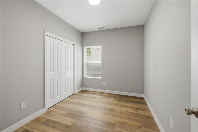 Building Photo - 2813 N Talbott St
