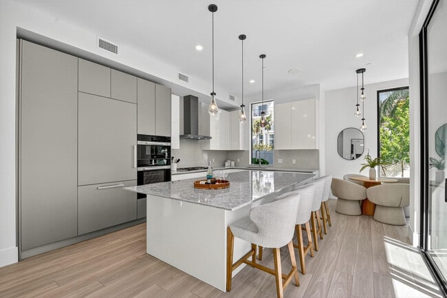 Building Photo - 204 Osceola Park Ln