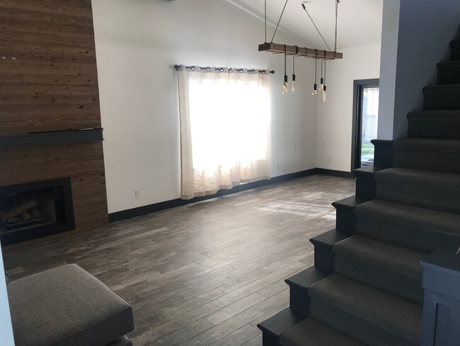 Dining room - 4265 N Sorrel Pl