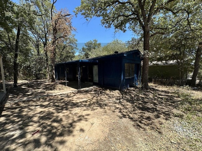 Building Photo - Cozy 2 Bedroom 1 Bathroom Home