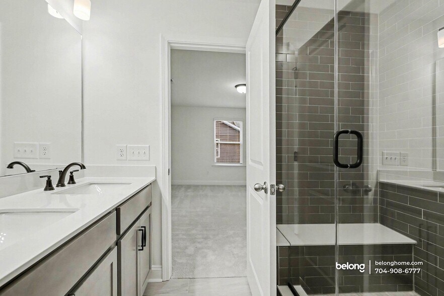 Building Photo - 2911 Herringbone Rd