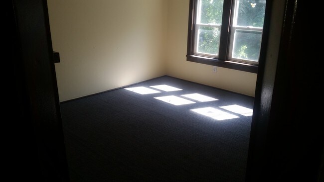 Building Photo - 803 N Winnebago St