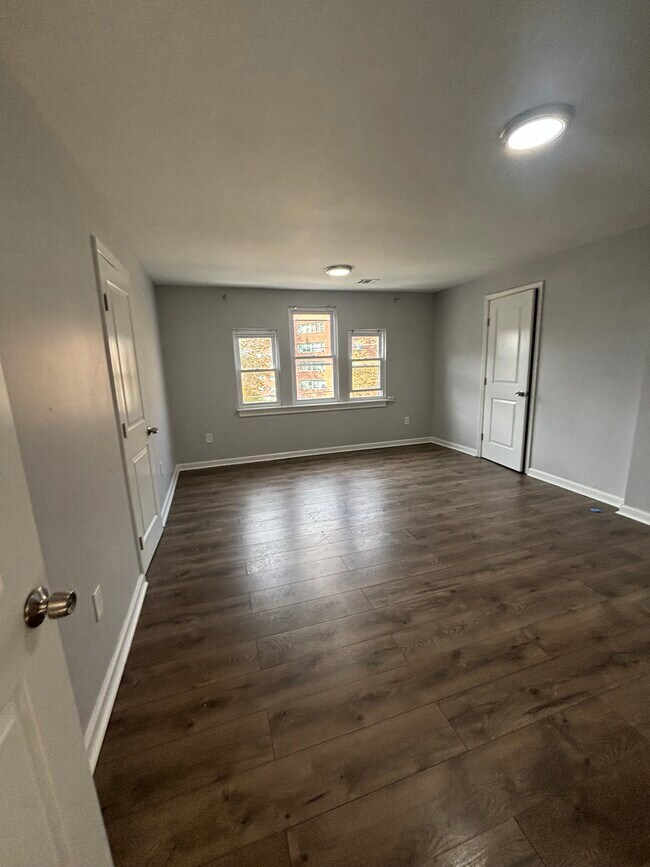 Unit 3 - 856 Grove St
