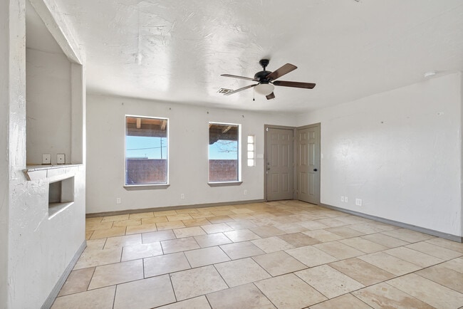 Building Photo - 25 Lemin Ave