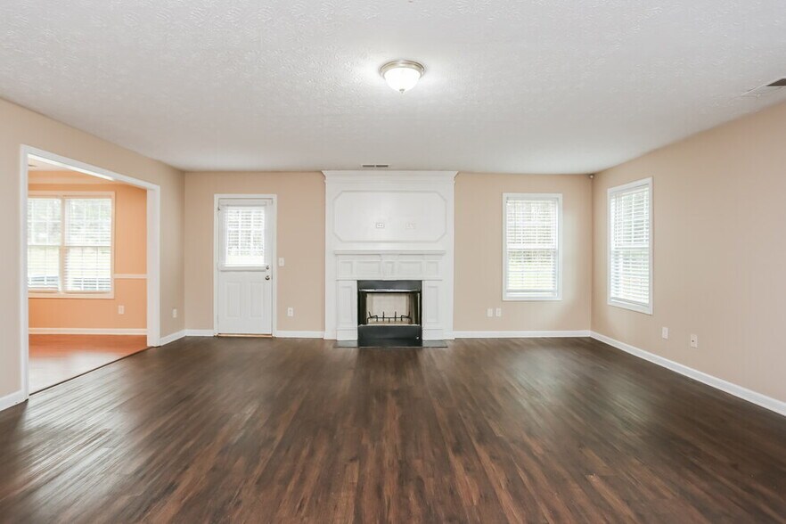 Building Photo - 4670 Duval Point Way SW