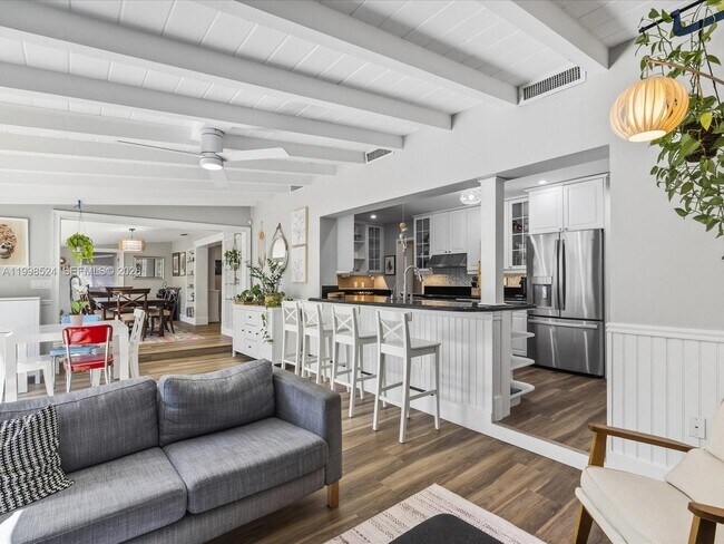 Building Photo - 2648 NE 26th Ave