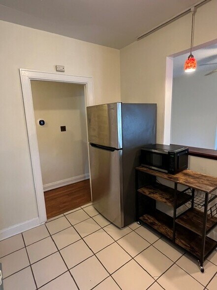 Newer stainless steel fridge - 3514 Mooney Ave