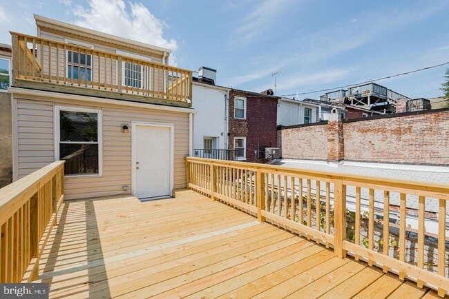 Building Photo - 19 S Ann St