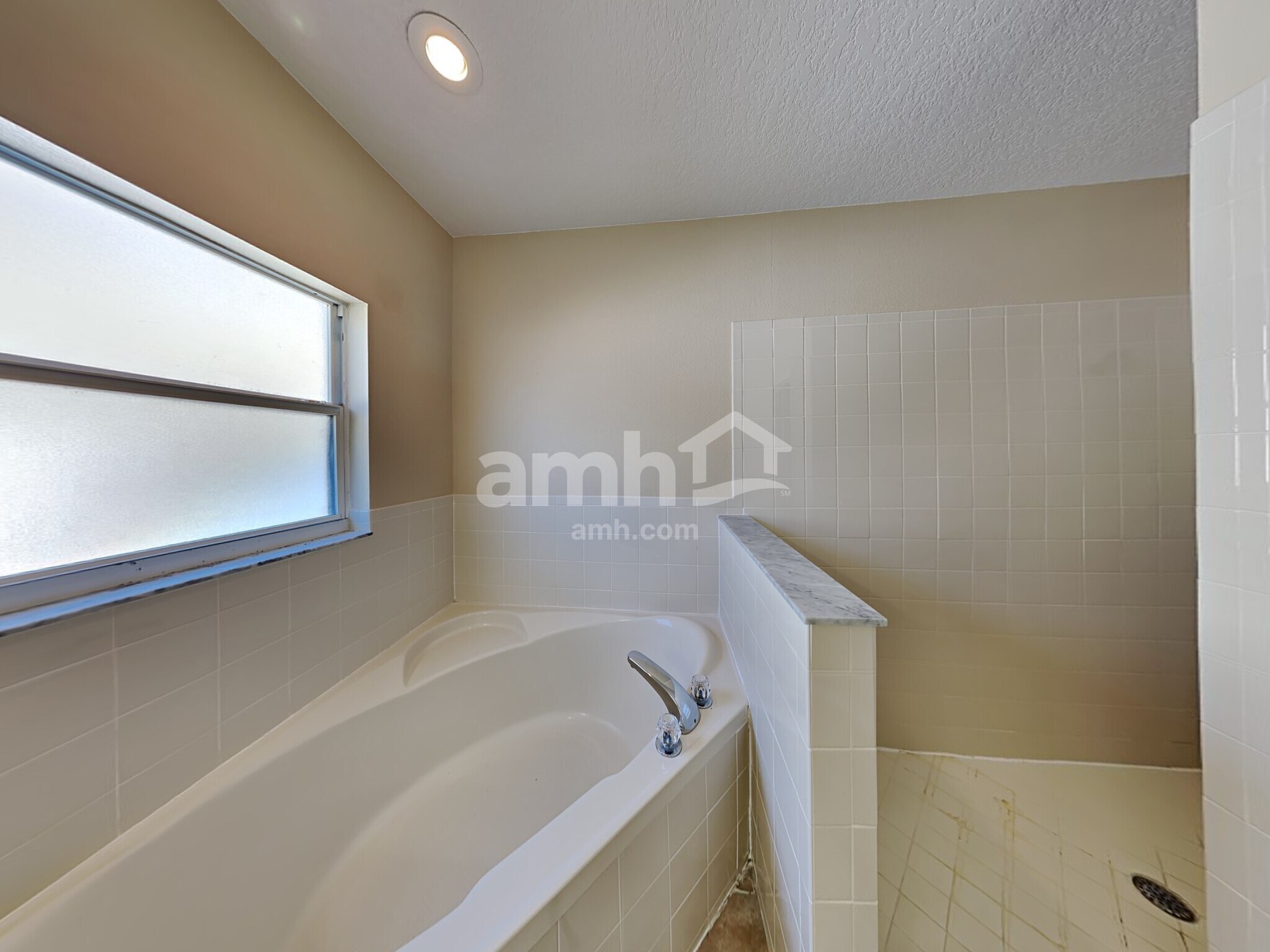 Building Photo - 7009 Cascades Ct