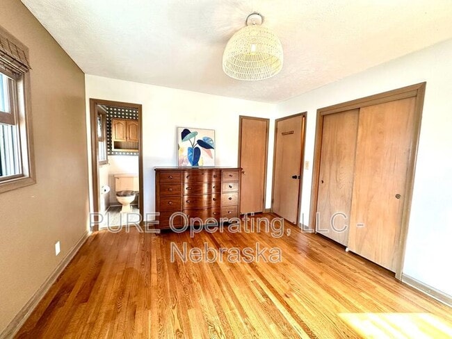 Building Photo - 1024 N 74th Ave