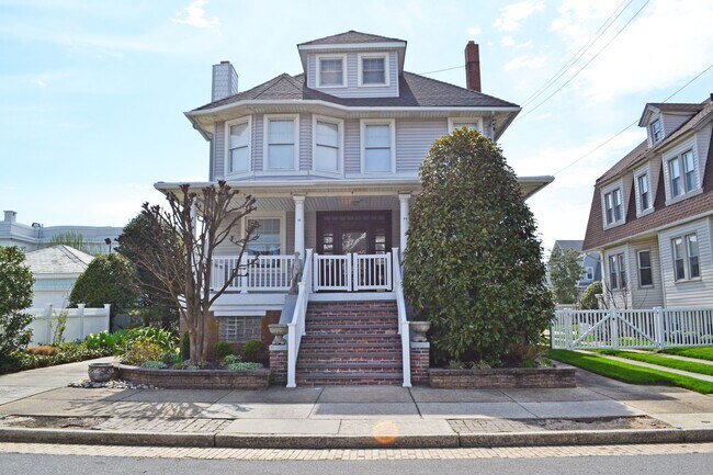 Building Photo - 16 S Somerset Ave