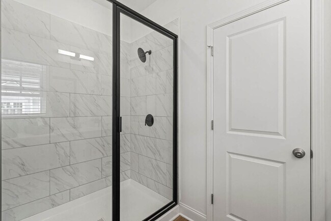 Building Photo - 8021 Brightside Dr