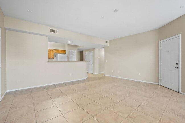 Building Photo - 2 Primary Bedrooms in a Gated Northwest Co...