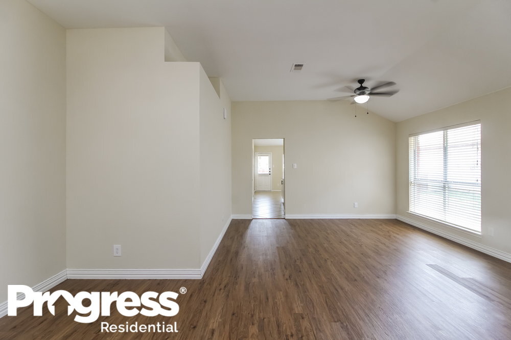 Building Photo - 412 Round Rock Dr