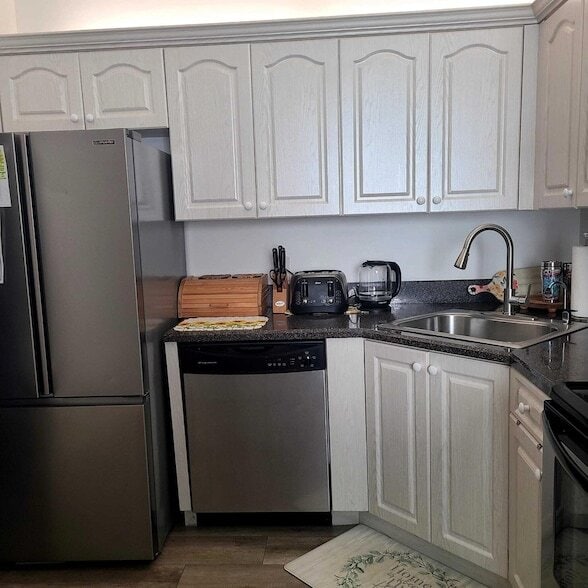 Building Photo - 5267 Europa Dr