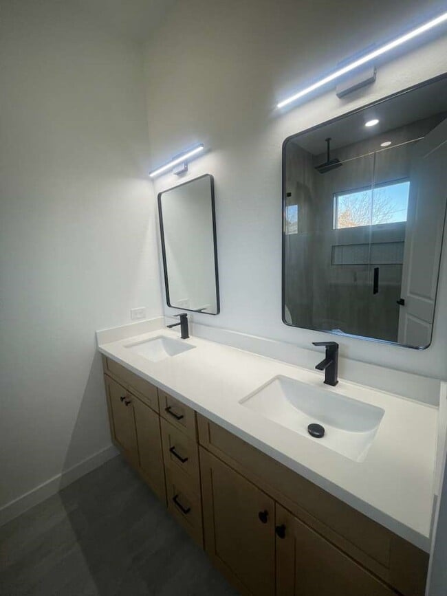 Building Photo - 4429 Aledo St