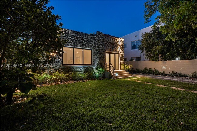 Building Photo - 1663 SW 13th St