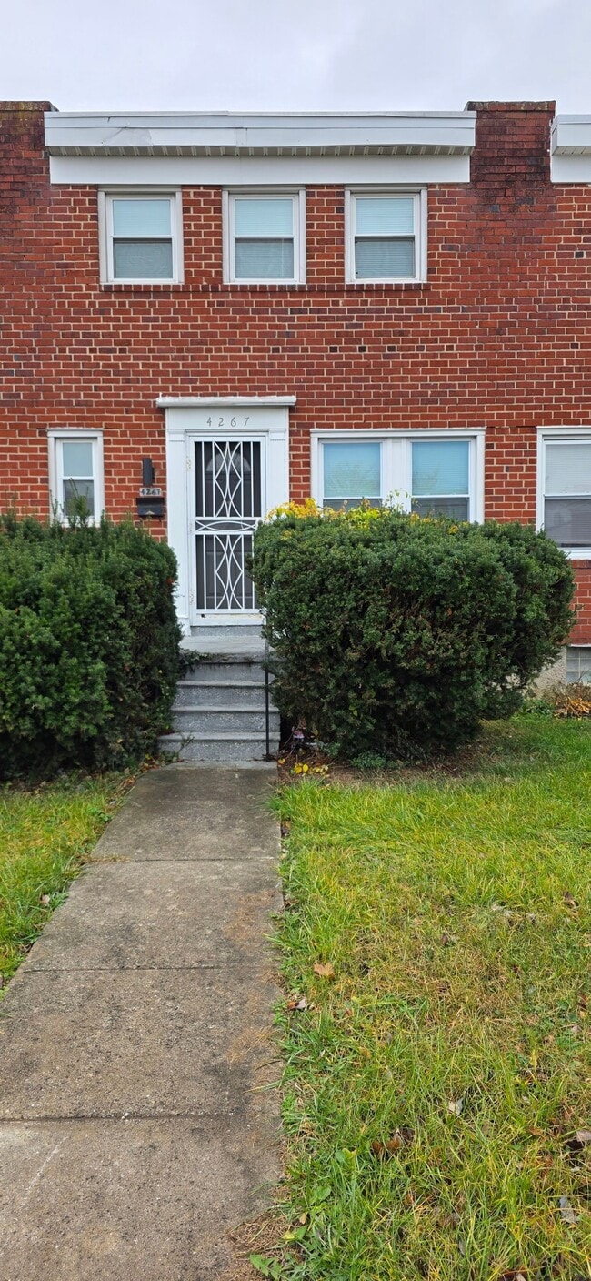 Building Photo - 4267 Labyrinth Rd