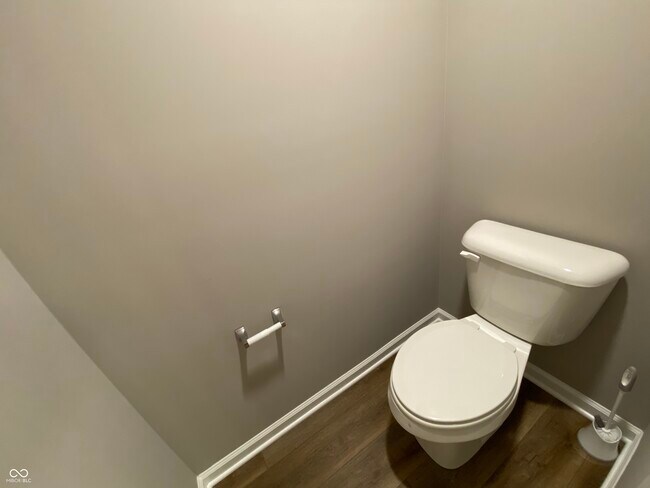 Building Photo - 5668 Grosbeak Dr
