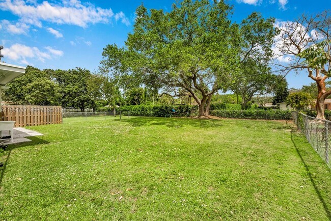 Building Photo - 11401 SW 81st Rd