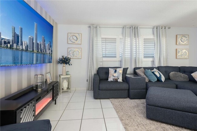 Building Photo - 5640 Hayes St