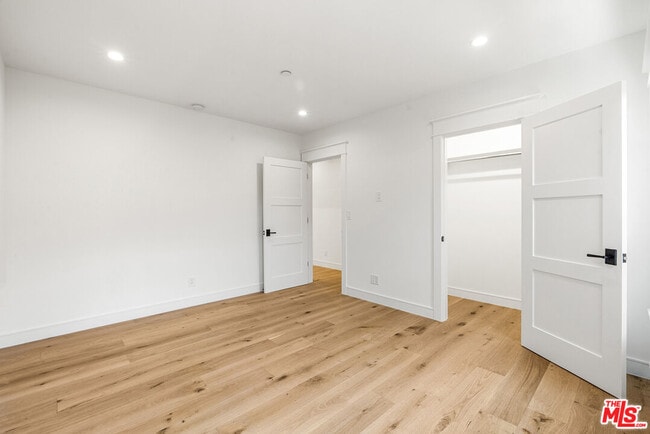 Building Photo - 420 N Frederic St