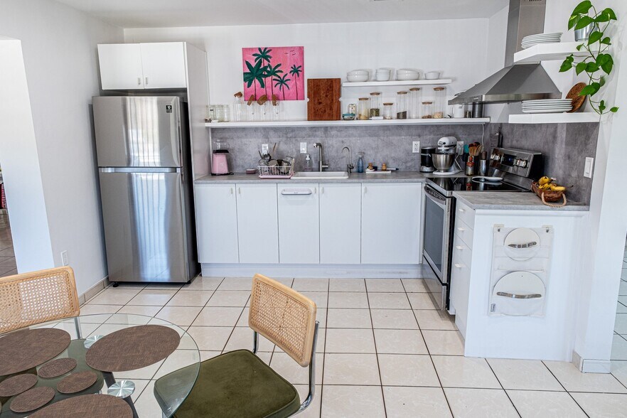 Building Photo - 1020 SW 84th Ave