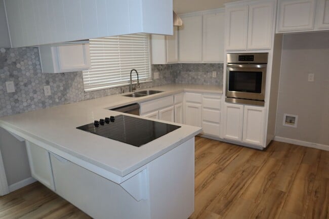 Building Photo - 7256 Havenside Dr