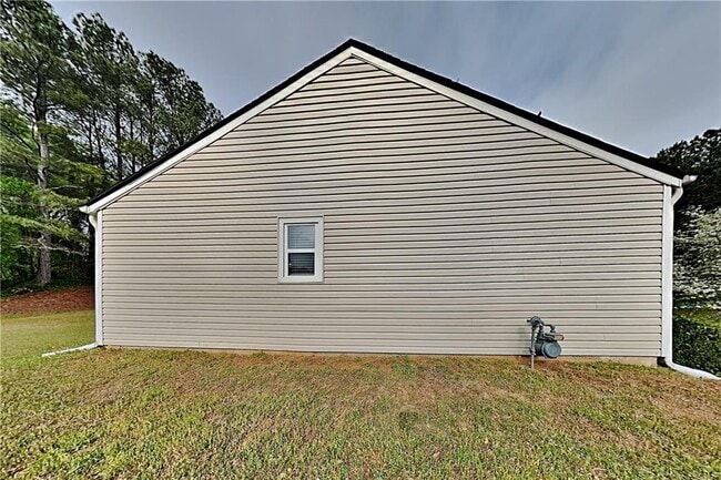 Building Photo - 607 River Bend Cir